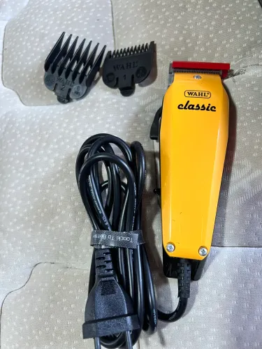 máquina de cortar cabelo profissional Wahl Classic amarela com fio,