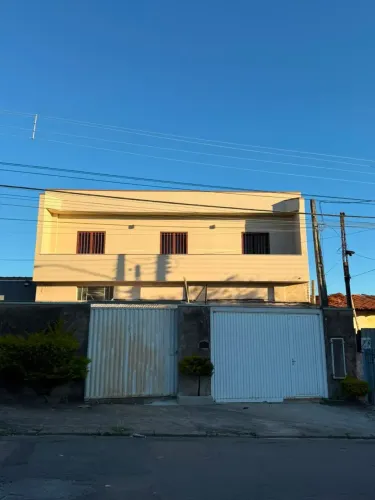 Sobrado para aluguel possui 120 metros quadrados com 4 quartos