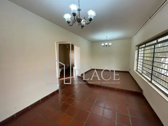 Casa Industrial para Aluguel com 3 Quartos em Boa Vista, Marília