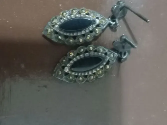 Brinco em marcassita antigo