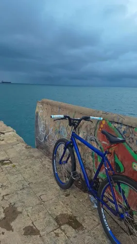 Bicicleta aro 26 com marcha e freio revisada.