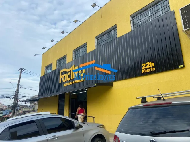 Salão Comercial com 8 Vagas de Garagem.