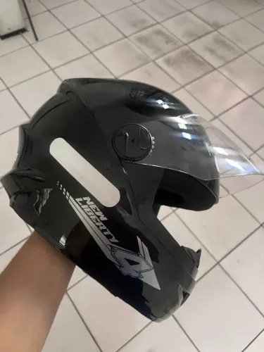 Capacete new liberty 4 