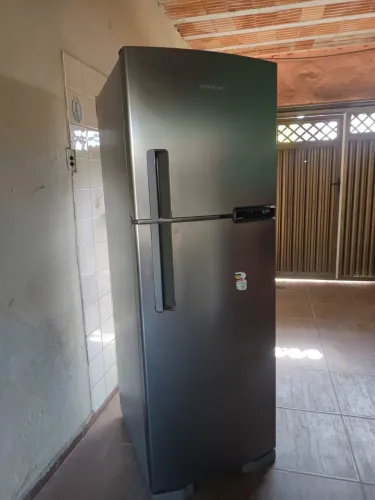 Geladeira semi nova Brastemp