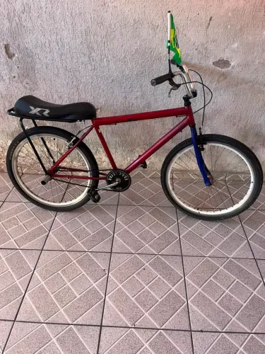Bicicleta aro 26 quadro reto
