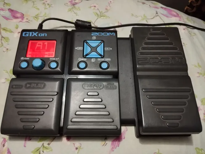 Pedaleira Zoom G1XON