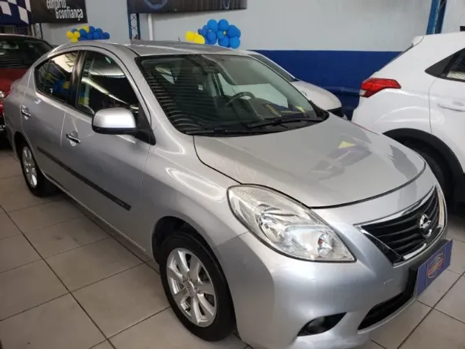 Nissan Versa SL 1.6 16V Flex Fuel 4P Mec. 2013