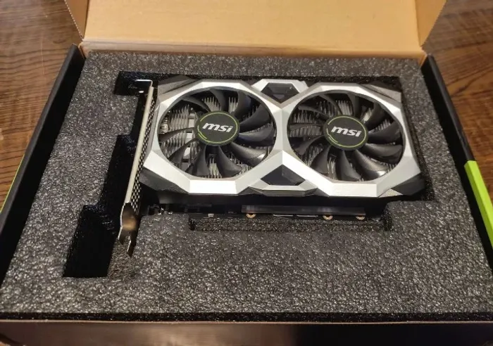 Placa de video GTX 1650 4GB
