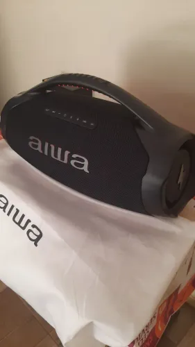 Vendo essa Boombox Aiwa nova com um mês de comprada vai com nota fiscal da loja e gara