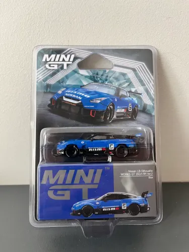 Carrinho MiniGT Nissan 