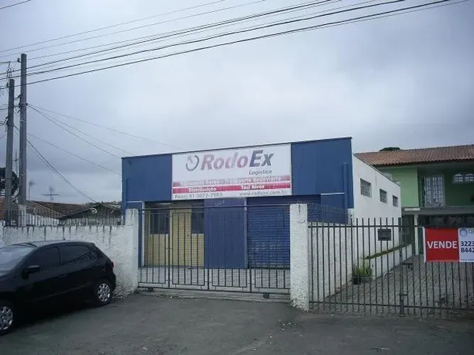 Sobrado e barracão a venda