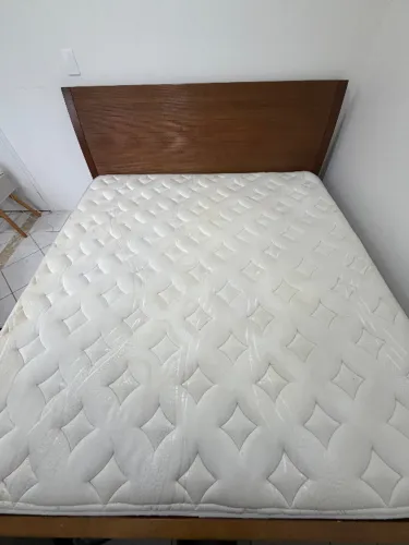 Cama e colchão KING SIZE