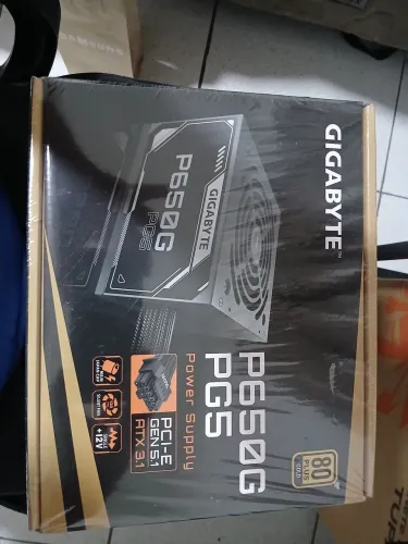 Fonte GigaByte P650G