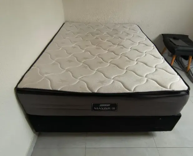 Cama Box + Colchão usados