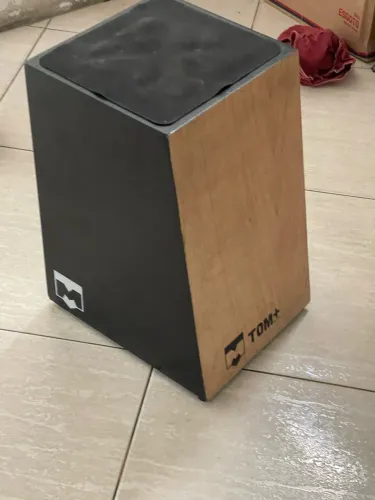 Cajón acústico Tom+