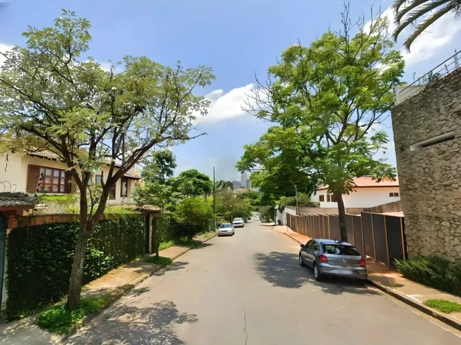 Terreno com 575 m² próximo ao metrô São Paulo / Morumbi, zoneamento estritamente residenci
