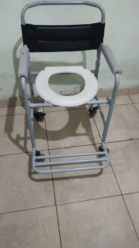Vende -se cadeira de banho