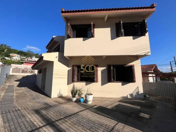 Residencial  Casa com 4 Dormitório(s) sendo 1 Suíte(s) no Bairro Saco dos Limões - - Flori