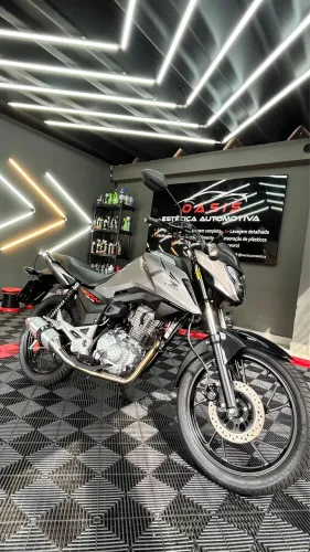 Vendo Honda Fan 160 ano/modelo 2026, extremamente nova, com apenas 3.500 km rodados.