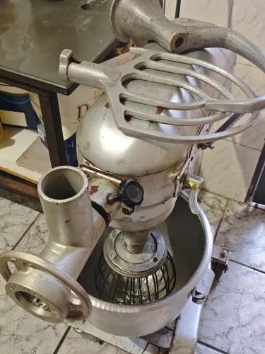 Batedeira industrial 20 litros (trifásica)