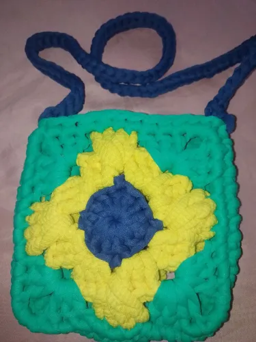 Bolsa do Brasil em fio de malha