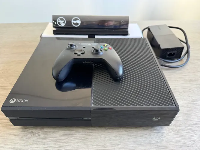 Xbox One Fat 500GB com Kinect, Controle e Fonte - Funcionando Perfeitamente