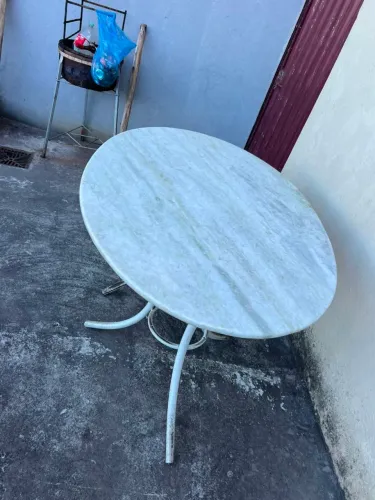 Mesa de mármore branca 