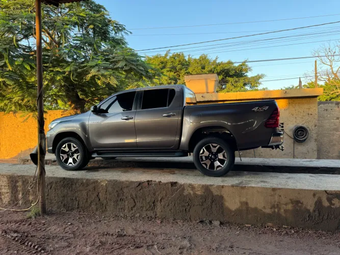 Toyota Hilux CD SRX 4X4 2.8 TDI 16V Diesel Aut. 2020