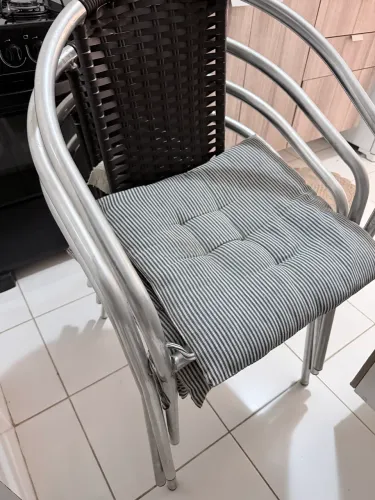 Mesa para varanda c/ 4 cadeiras 