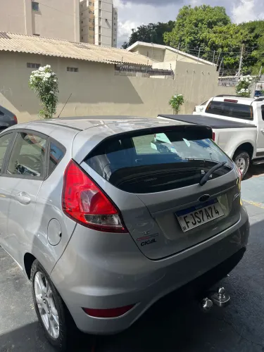 Ford Fiesta 1.6 16V Flex Aut. 5P 2014