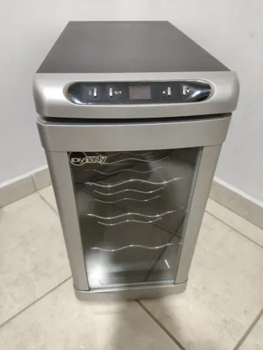Adega Climatizada Dynasty para 6 garrafas 