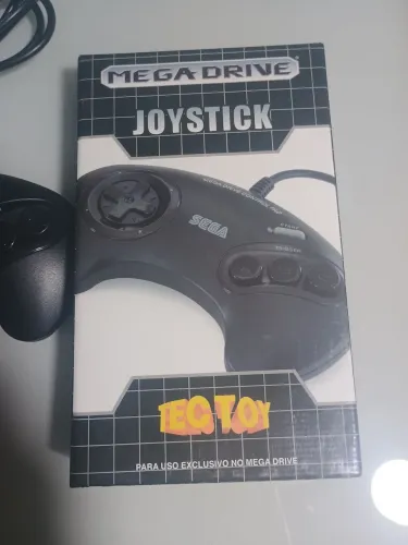 Controle de Mega Drive com caixa