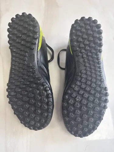 Chuteira society Adidas copa