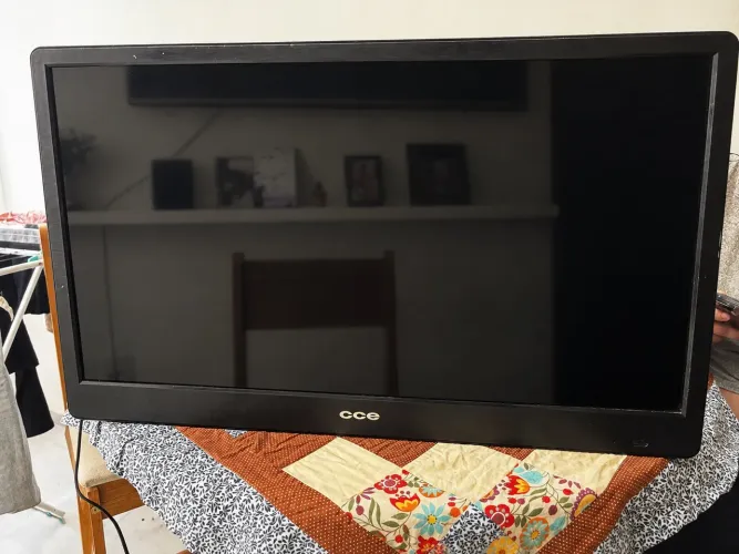 TV CCE led de 29 polegadas LT29G