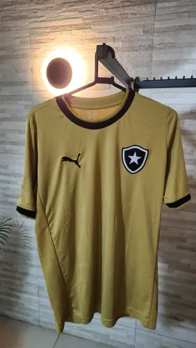 Camisa oficial do Botafogo de Futebol e Regatas fabricada pela Puma.