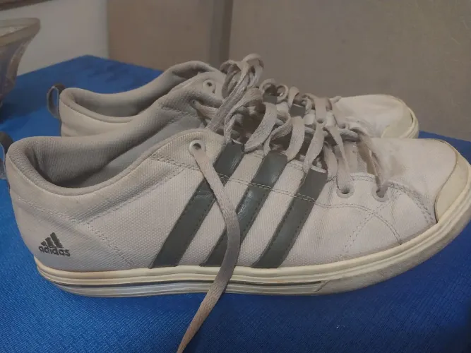 Tenis Adidas Daily número 42