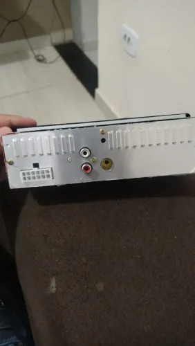 Vendo ese rádio de carro novinho tem bluetooth 100 reais sou de votorantim