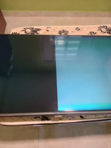 SMART TV TCL 55" com problema na tela