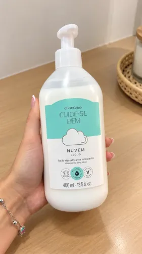 KIT Cuide-se Bem Nuvem: Loção Hidratante 400ml + 2 Sabonete Barra 2x80g + Sacola Boticario