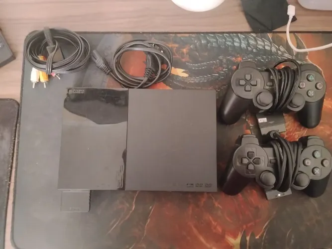 PS2 com 3 controles e 2 memory card