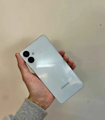 Samsung a06