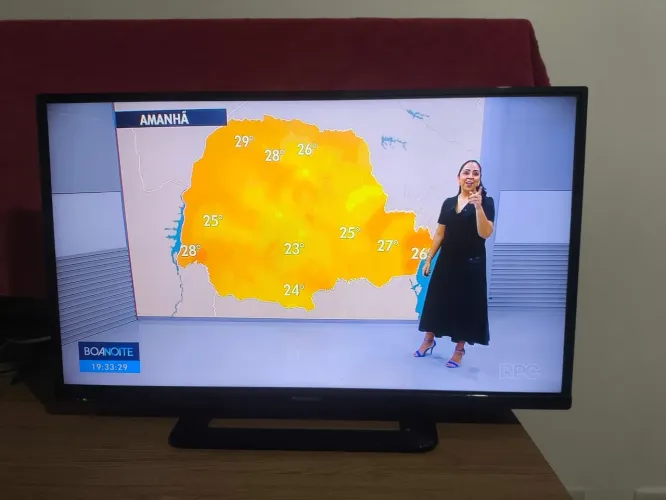 Smart TV Panasonic 32" LED - Estado de Nova (Muito Bem Conservada!)