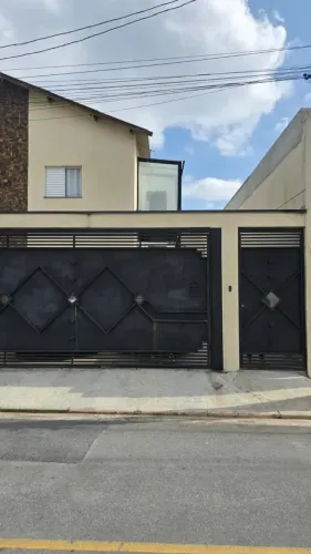Sobrado para venda com 110 metros quadrados com 2 quartos, em ótima localização em SBC!!