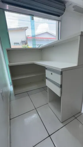 Vende - se uma balcão de recepção