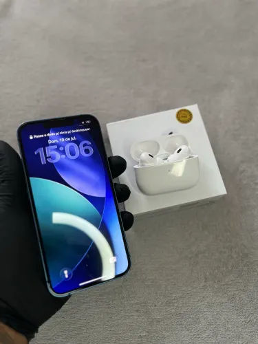iPhone 13 + fone premium