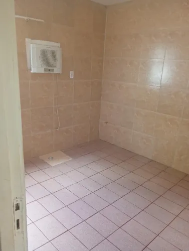 Apto na AV. beberibe,2 ceramica nas paredes, 3 quartos , cond. fechado, área pra caminhada