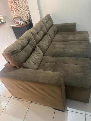 Sofá três lugares retrátil usado 