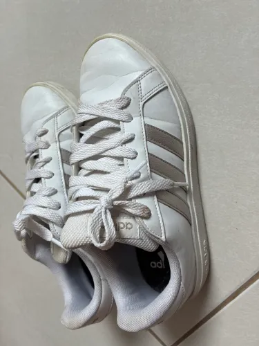Tenis adidas