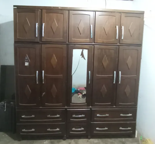 Guarda roupa de casal triplex, 10 portas, 6 gavetas 