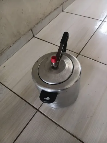 Panela De Pressão Alumínio Antigo Grosso Legítimo 4,5Lts Super Resistente Toda Revisada